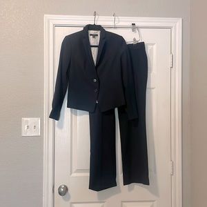 Classic Ann Taylor 2 petite navy suit with pants and skirt
